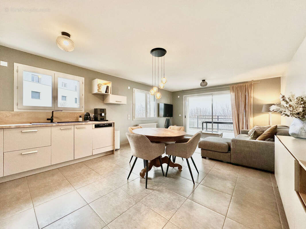 Appartement à SALES