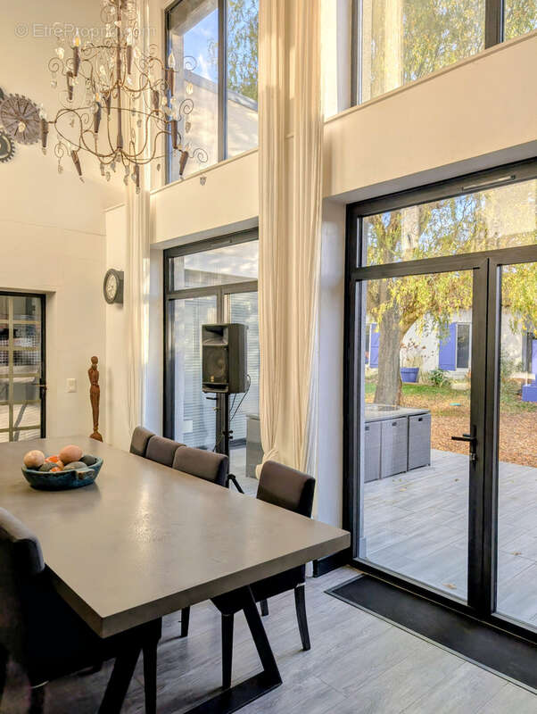 Maison à SAINT-JEAN-DE-LA-RUELLE