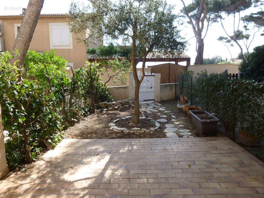 Appartement à CARRY-LE-ROUET