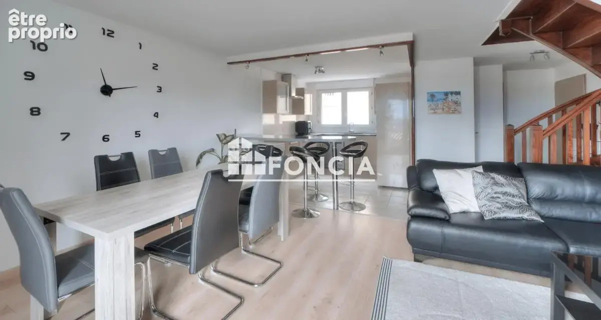 Thoiry – Duplex T4 de 79 m² avec entrée indépendante, balcon et garage - photo 5