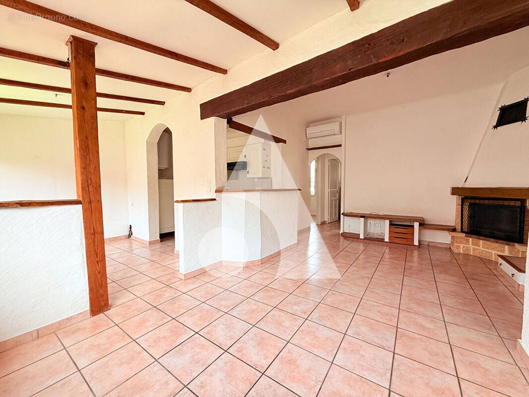 Appartement à CHATEAUNEUF-LES-MARTIGUES