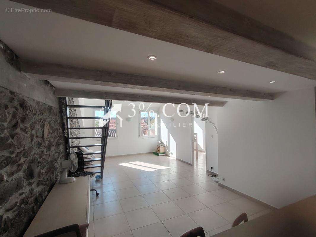 Appartement à COGOLIN
