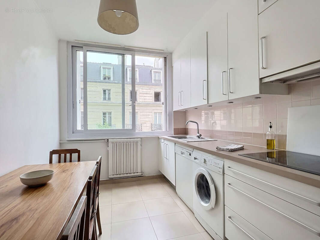 Paris 6e arrondissement - Quartier Luxembourg - Appartement familial de 103,75 m² - photo 5