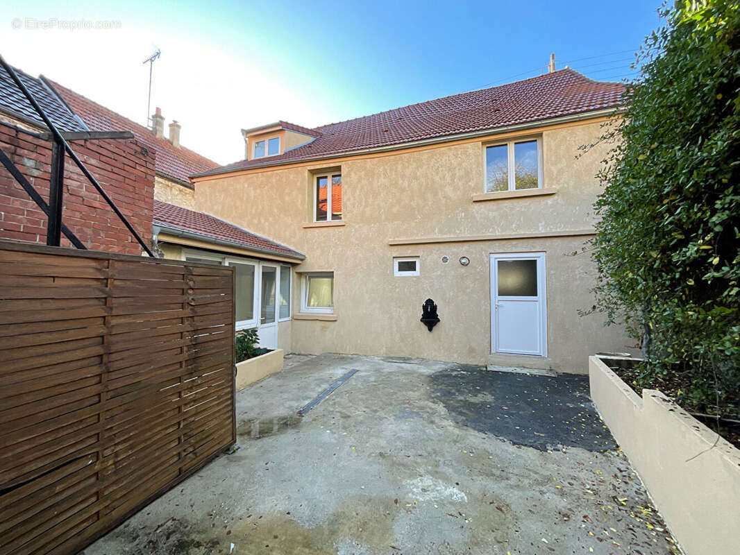 Maison à VAUX-SUR-SEINE