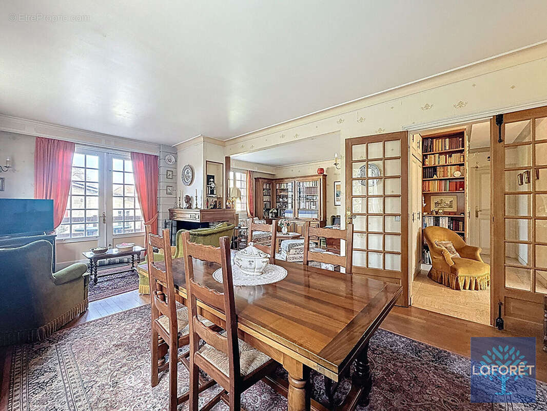 Maison à VIGNEUX-SUR-SEINE