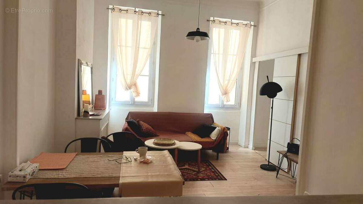 Appartement à MARSEILLE-2E