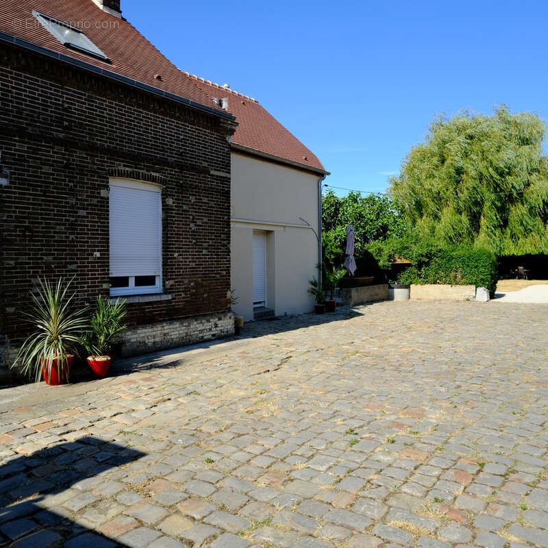 Maison à HOUDAN
