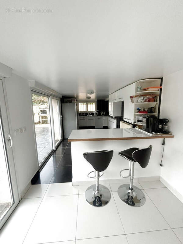 À Vendre : Superbe Demeure de Type F6 - photo 5