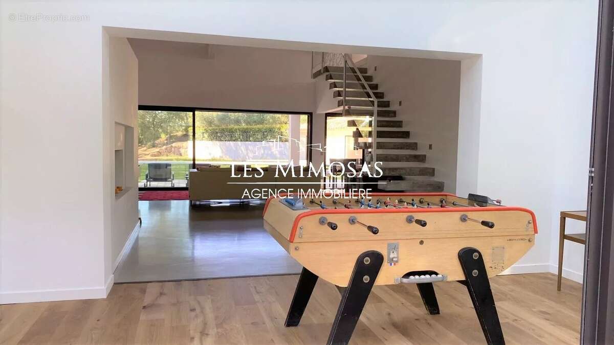 Maison à ROQUEBRUNE-SUR-ARGENS