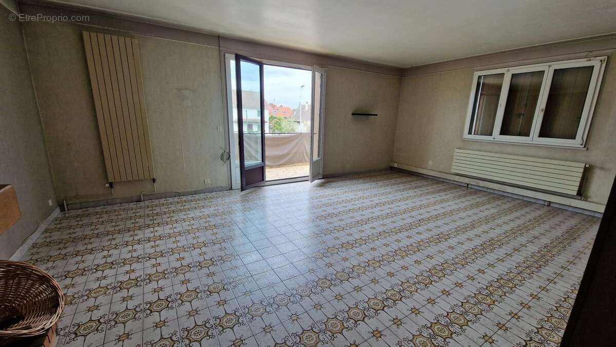 Commerce à NEUILLY-SUR-MARNE