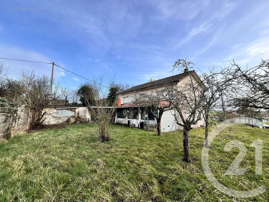 Maison à SAINT-JUST-EN-BRIE