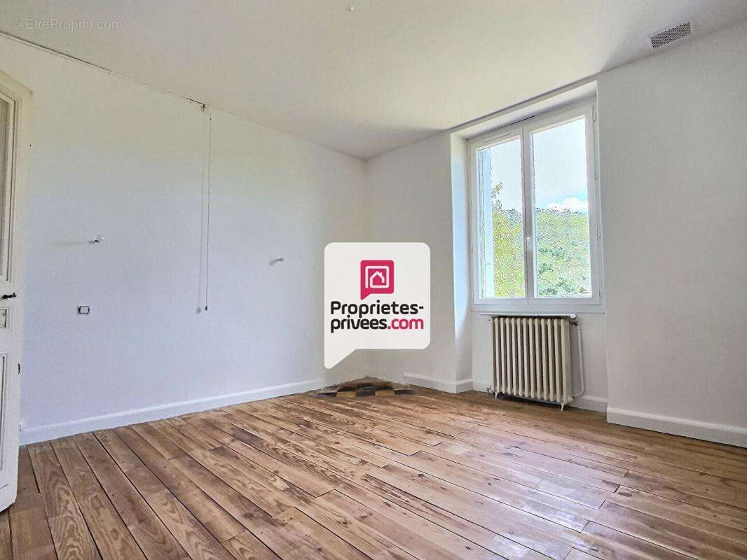 Maison  T5/6 d'env. 200 m2 avec étang, verger et nombreuses annexes sur  SANILHAC (24660) - photo 7