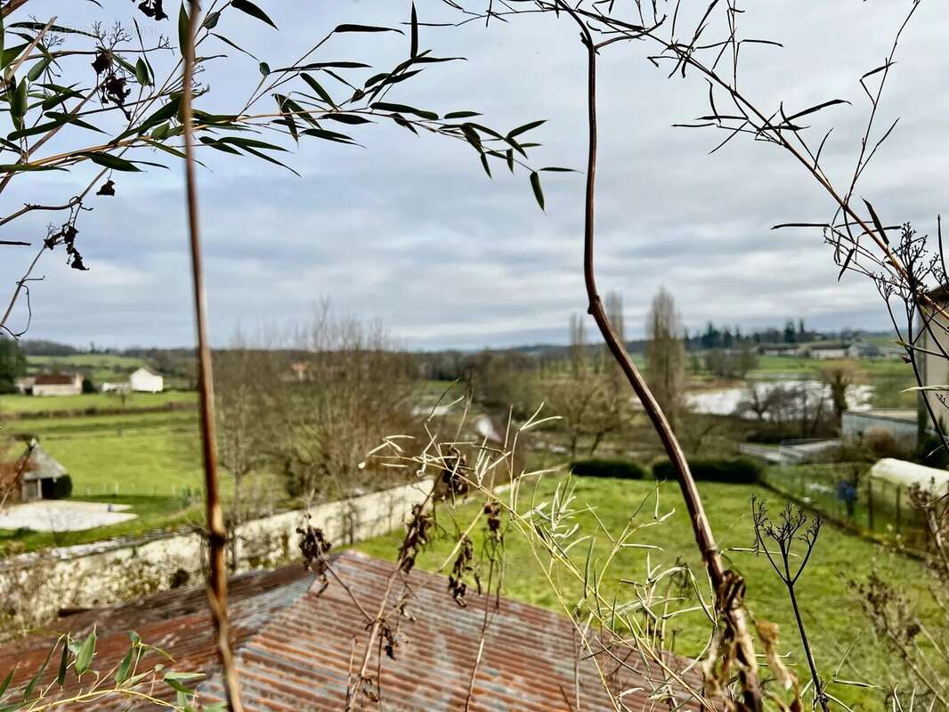 Maison à MAGNAC-LAVAL