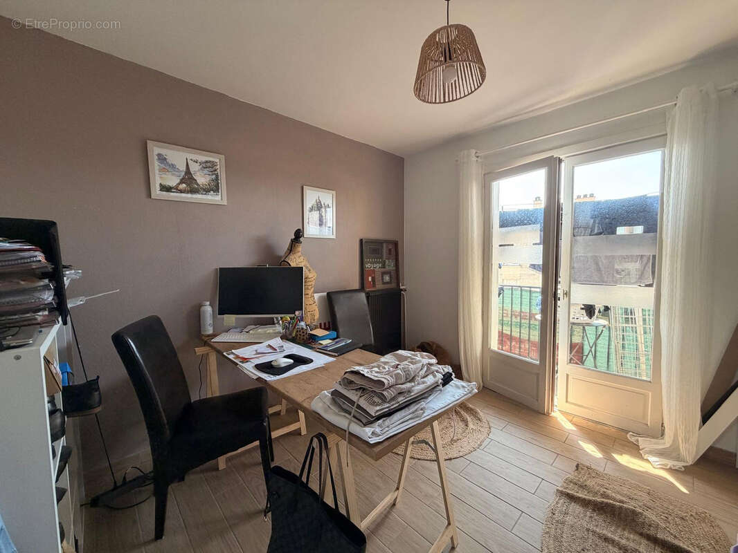 NIMES BEAUSOLEIL Appartement 5 pièces de 90 m2 avec cave et place de parking - photo 7