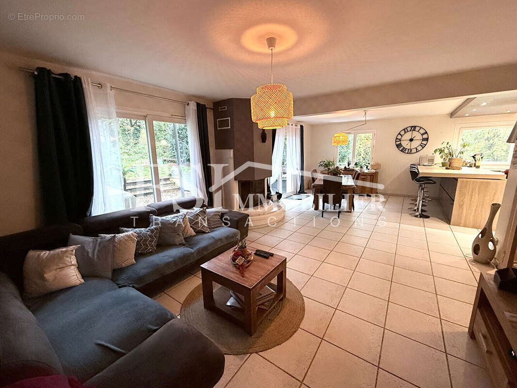 Maison à MERY-SUR-OISE