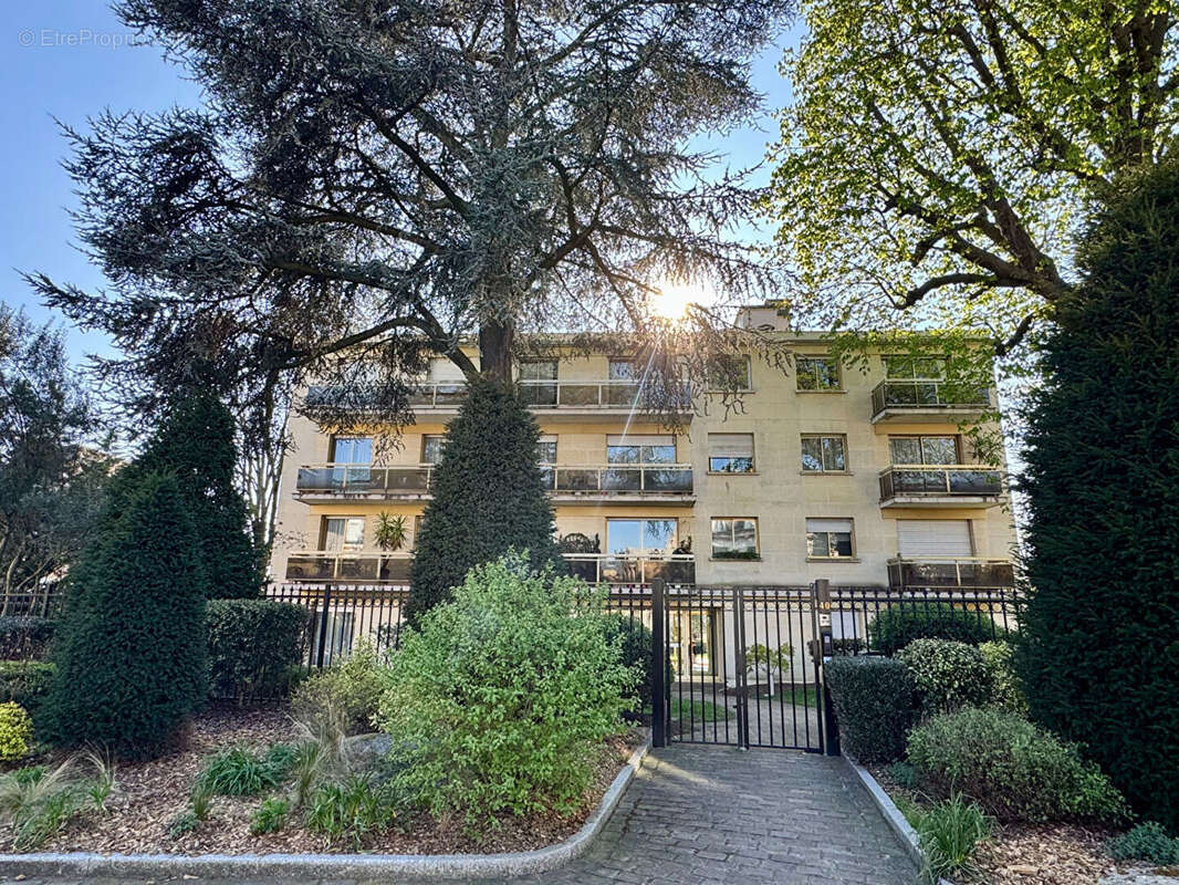 Appartement à ENGHIEN-LES-BAINS