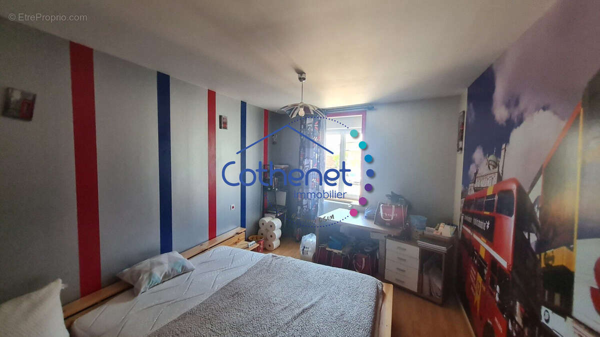 Maison 272 m² à Belmont-De-La-Loire  - photo 9