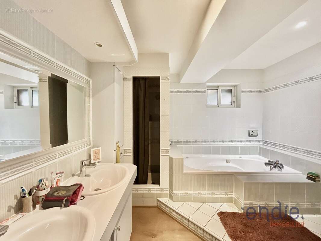 Exclusivité  maison 8 pièces avec piscine et étang à arpenans (70200) - photo 8