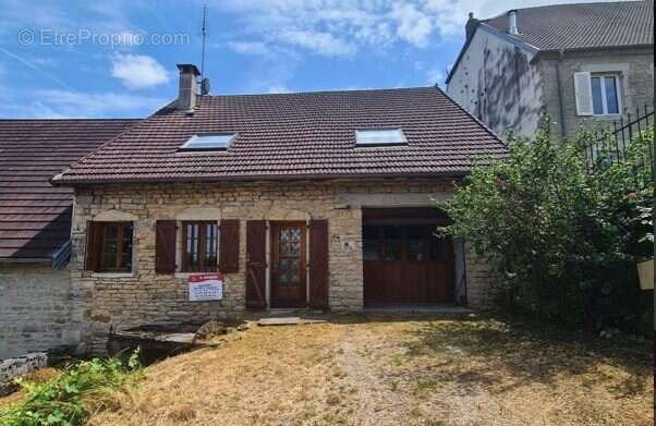 Maison à LAVIGNY
