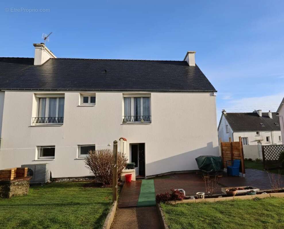 Maison à CARHAIX-PLOUGUER