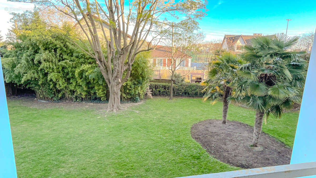 Appartement à HOUILLES