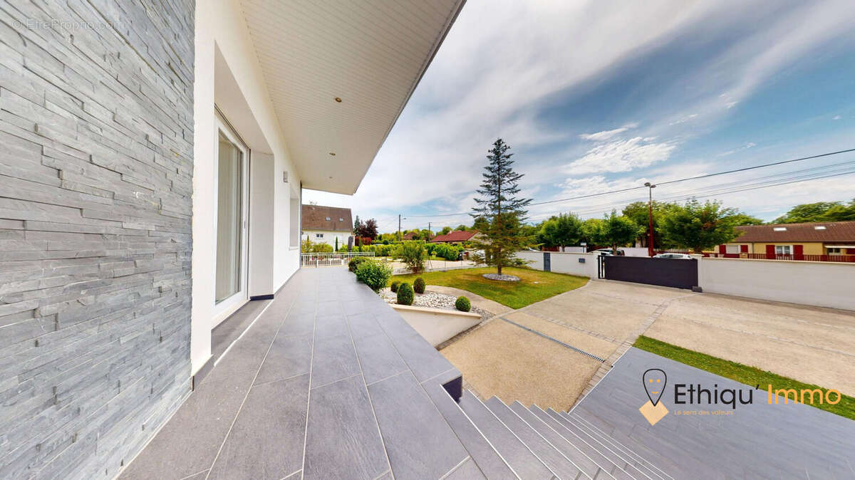 Maison 150 m² à Saint-Parres-Aux-Tertres  - photo 3
