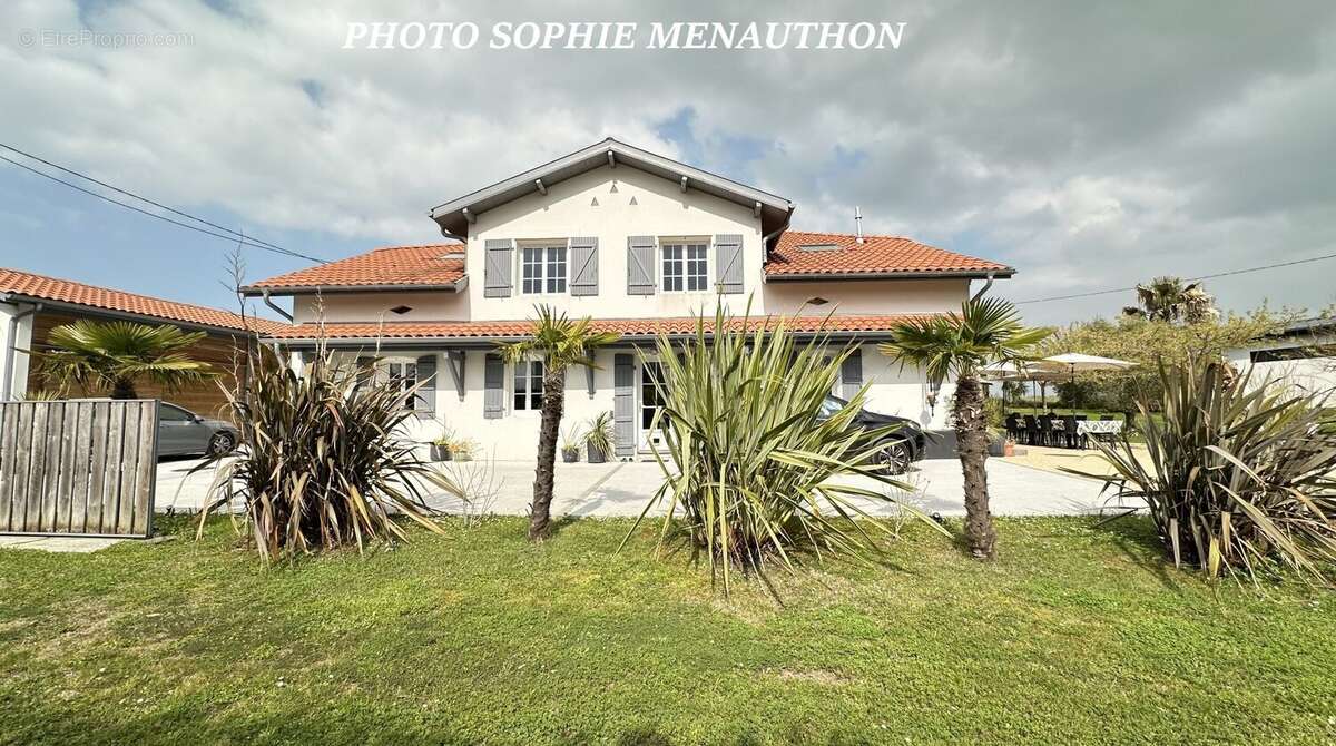 Propriété de caractère rénovée  312 m²  5 chambres  Piscine  À moins de 10 km de Capbreton - photo 2