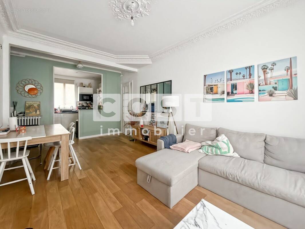 Appartement à COURBEVOIE