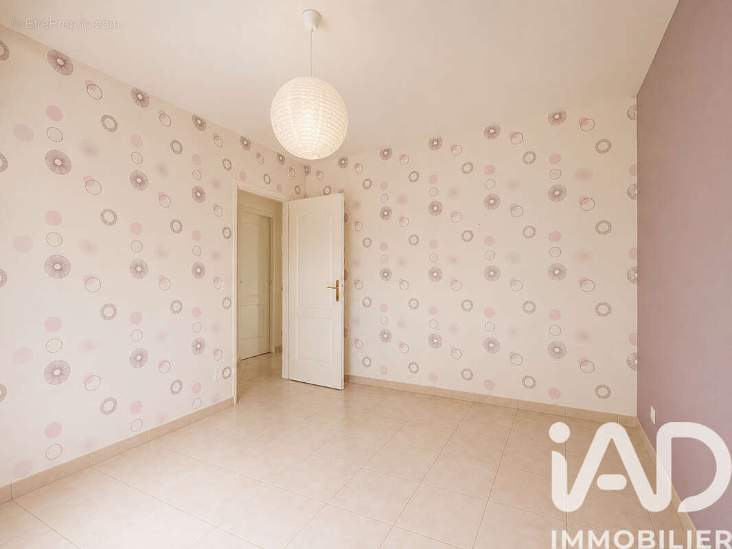 Maison 151 m² à Saint-Sauveur-D'aunis  - photo 9