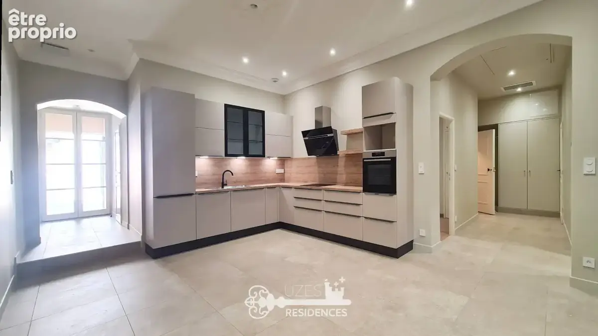 Appartement rénové de 130 m2 avec terrasse, dépendance et 3 chambres au cœur d'Uzès - photo 13