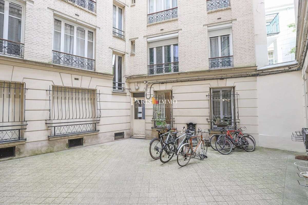 Appartement à PARIS-18E