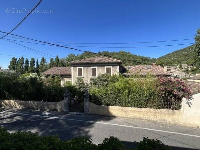 Demeure de charme - Saint Montan Ardèche - 5 chambres  et 2 gîtes - photo 2