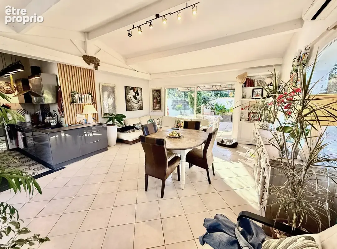 Maison de plain pied 3800 m2 de terrain  avec piscine et pool house - photo 17