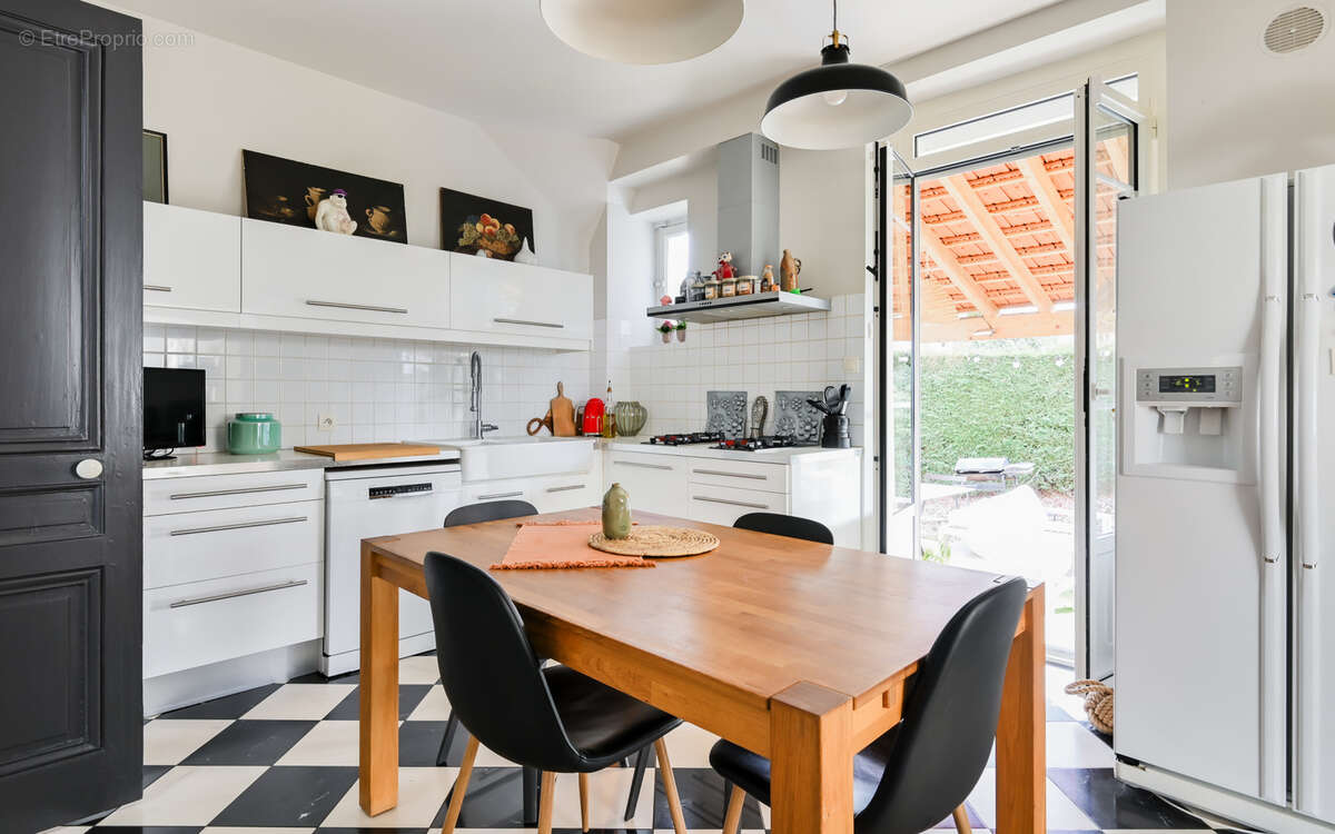 Maison à CHARBONNIERES-LES-BAINS