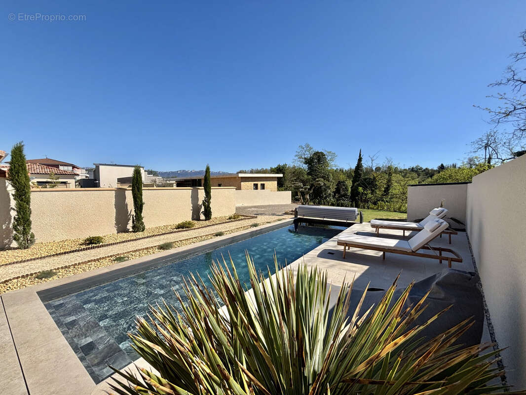 Maison à BOURG-DE-PEAGE