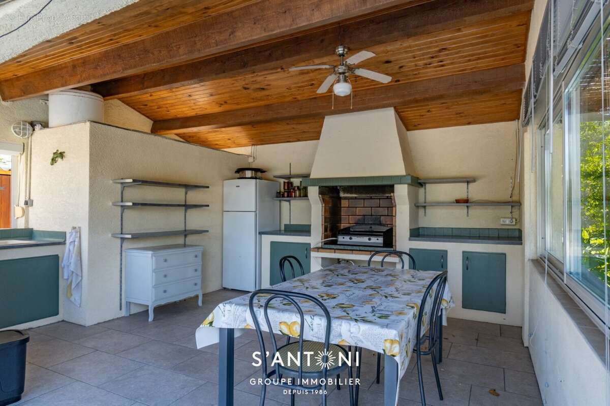 Maison à SAINT-THIBERY