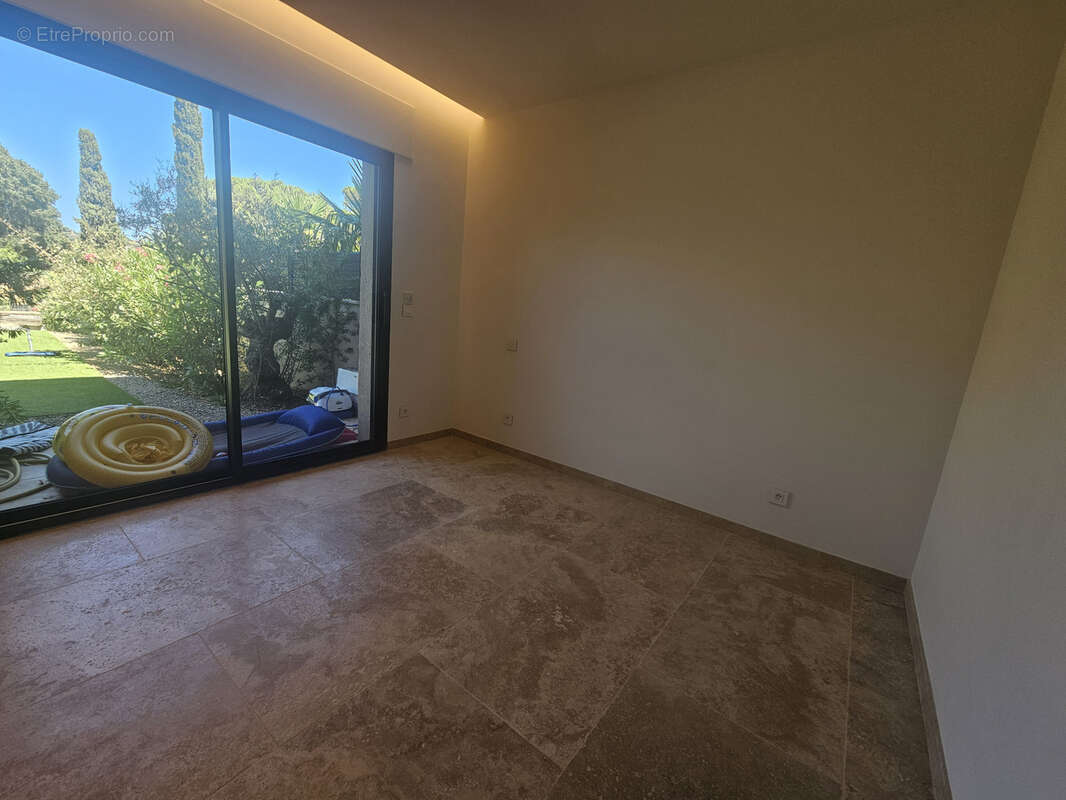 Villa neuve de 6 pieces avec piscine sur terrain de 700 m2 - photo 10