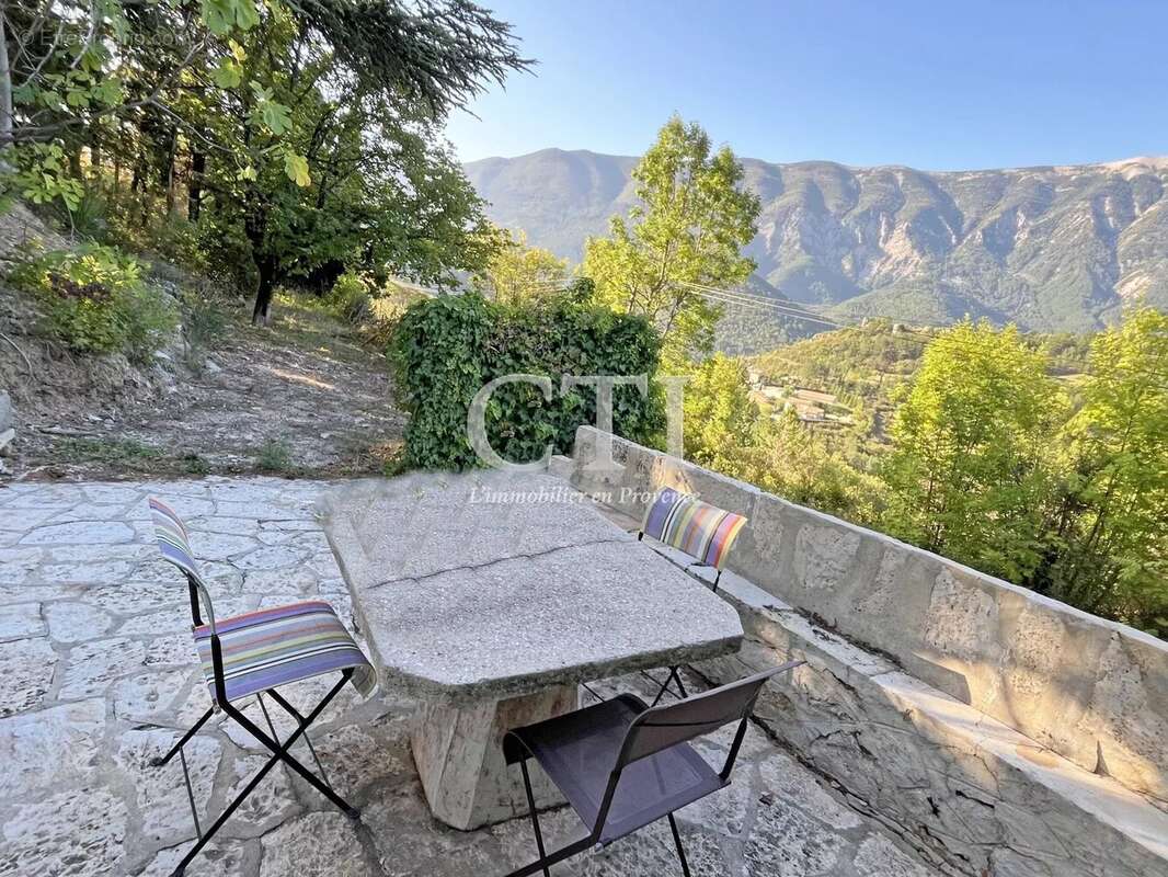 Maison à MONTBRUN-LES-BAINS