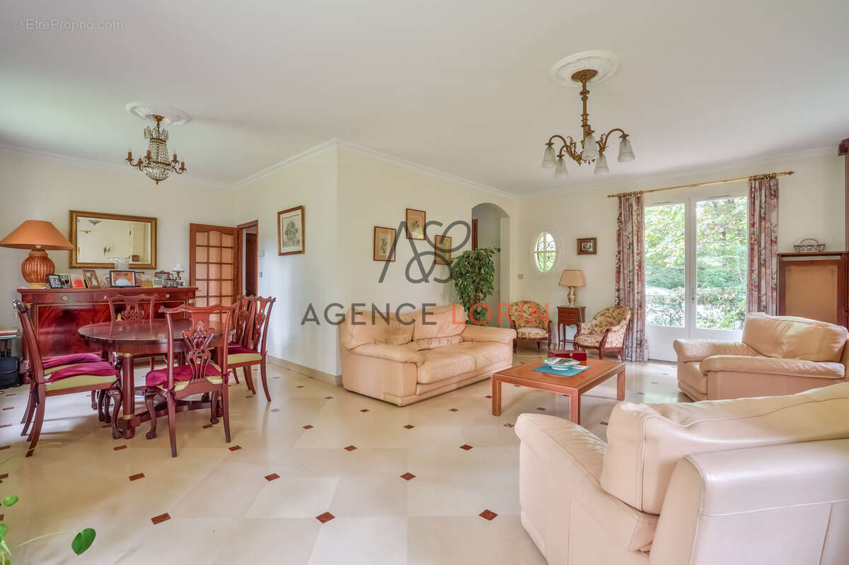 Maison à LE VESINET