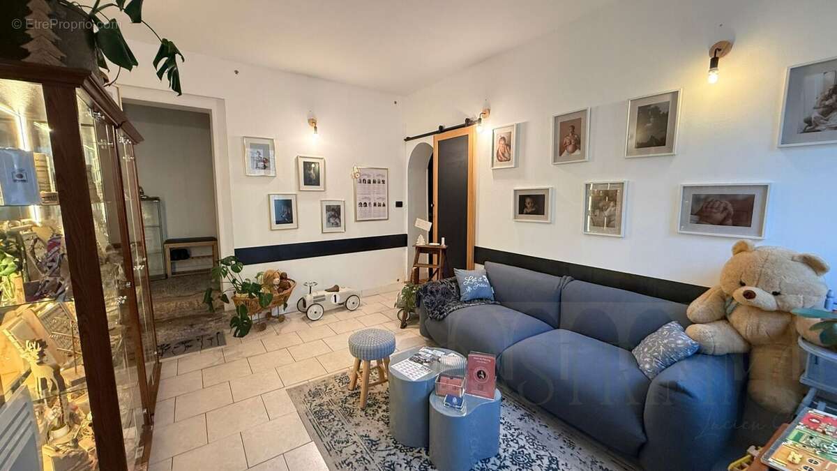 Maison à RESTINCLIERES