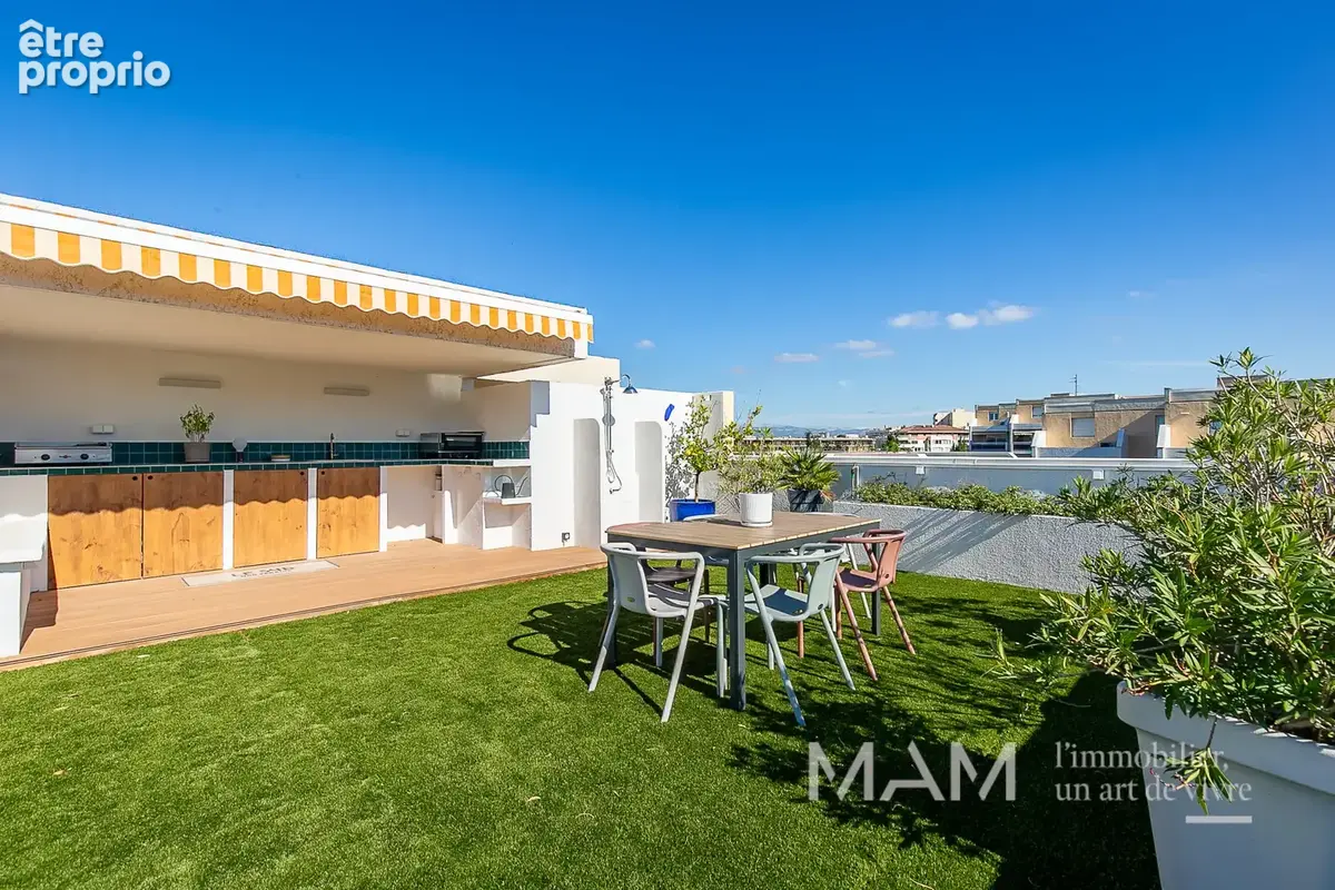 T3 78 m2 avec toit-terrasse 72 m2 et vue collines - photo 20