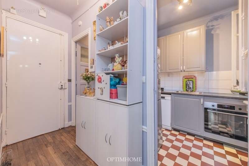 Appartement à PARIS-16E