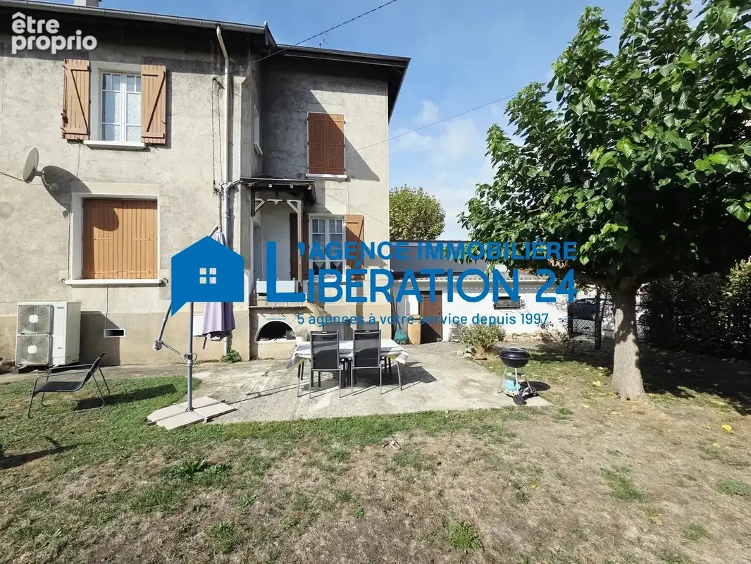 maison mitoyenne 95 m² sur 267m² - photo 2