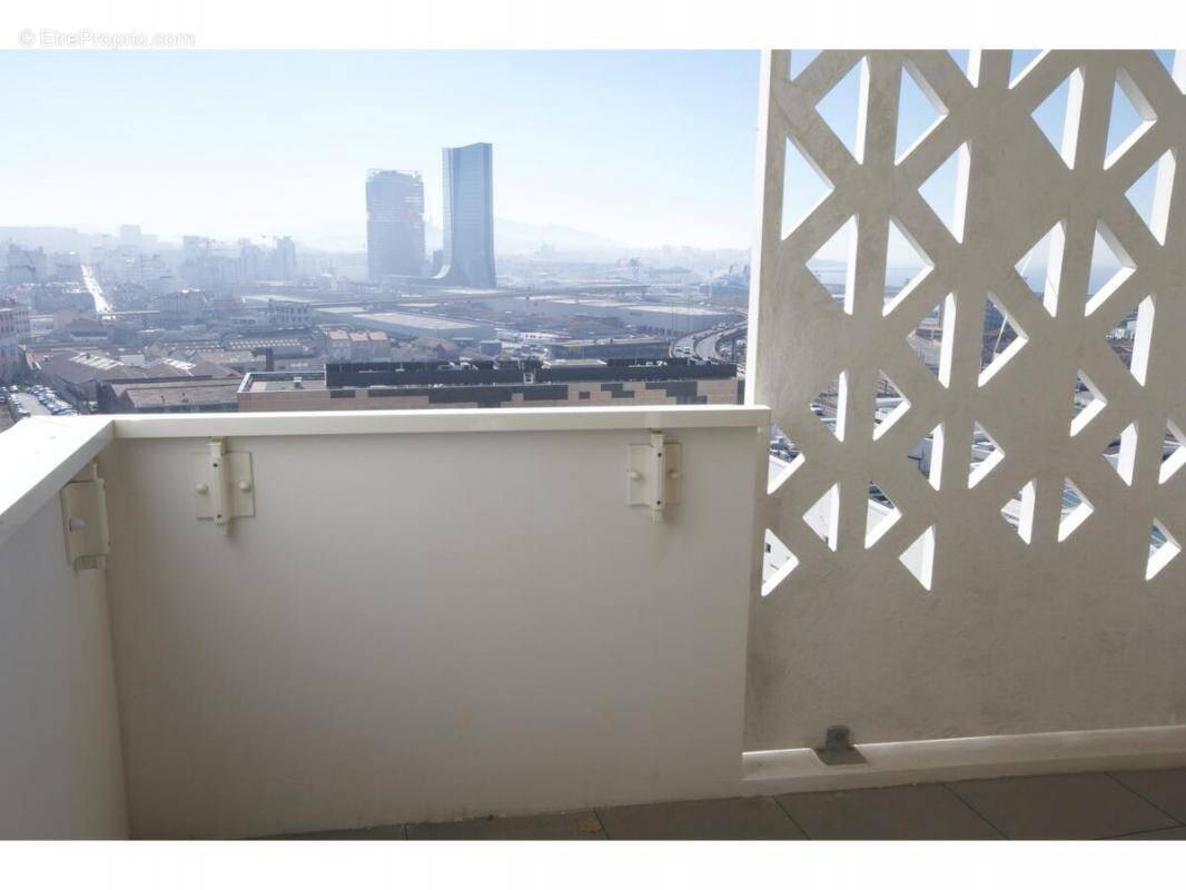 Appartement à MARSEILLE-15E