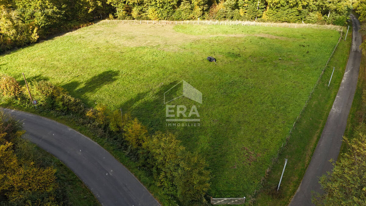 Terrain à SAINT-HILAIRE-SUR-ERRE