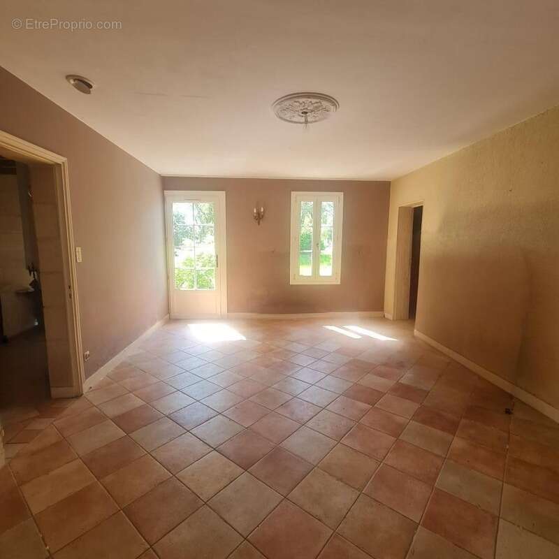 Maison à SAINT-SEURIN-SUR-L&#039;ISLE