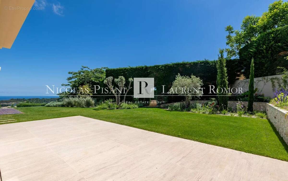 A vendre villa - vue mer - 5 chambres - piscine - rénové - stationnements - photo 6