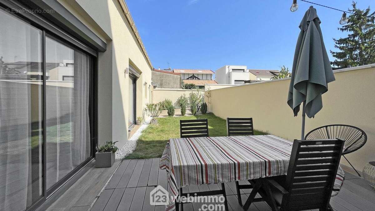 ?le tout au calme, sur terrasse et jardin. - Appartement à SAINT-MAUR-DES-FOSSES