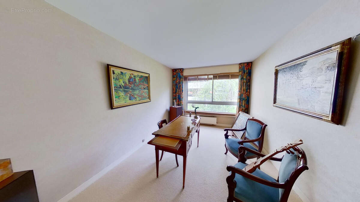 Appartement à PARIS-14E