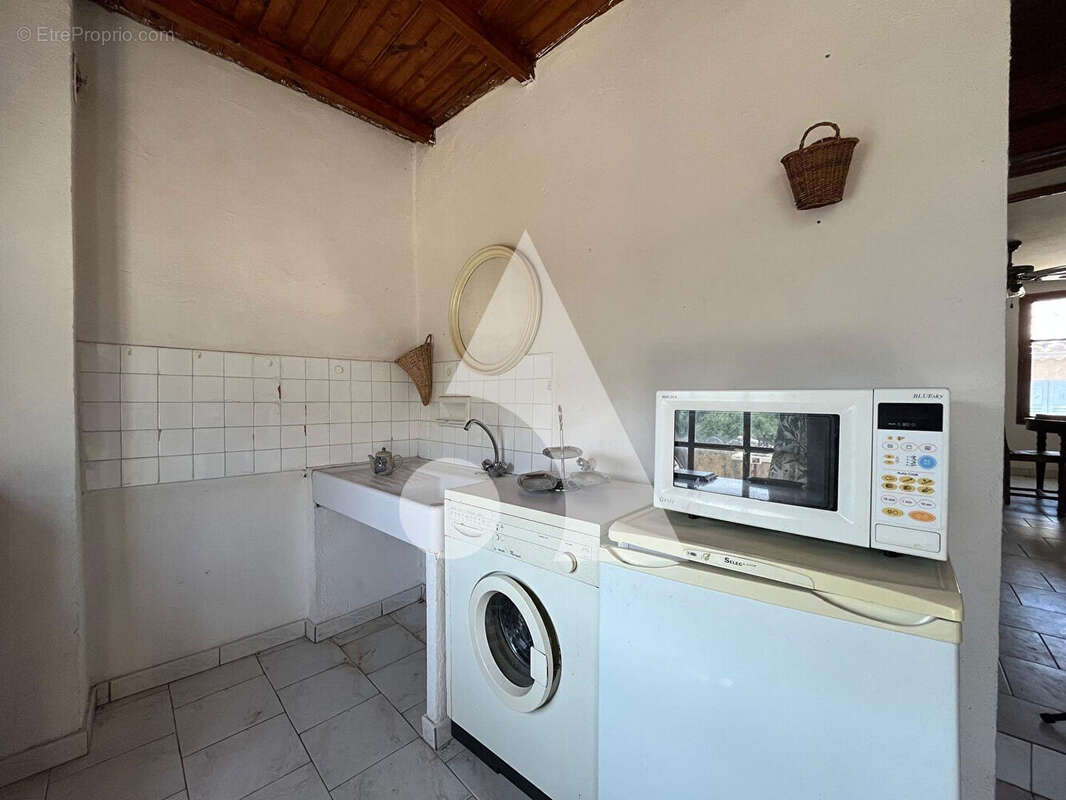 Maison à SAINT-MARTIN-DE-BROMES